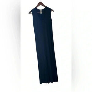 Go couture Sleeveless Navy Maxi Slip-on dress. Medium
